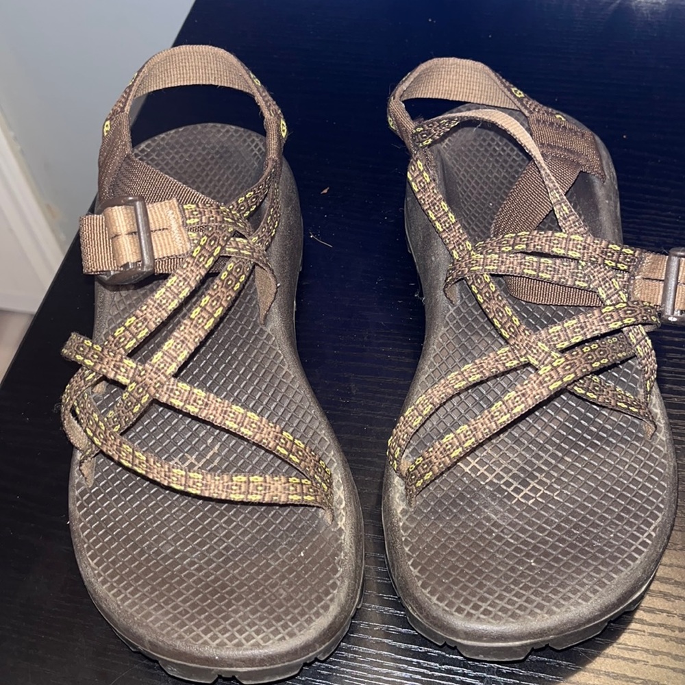 Women’s chacos size 8